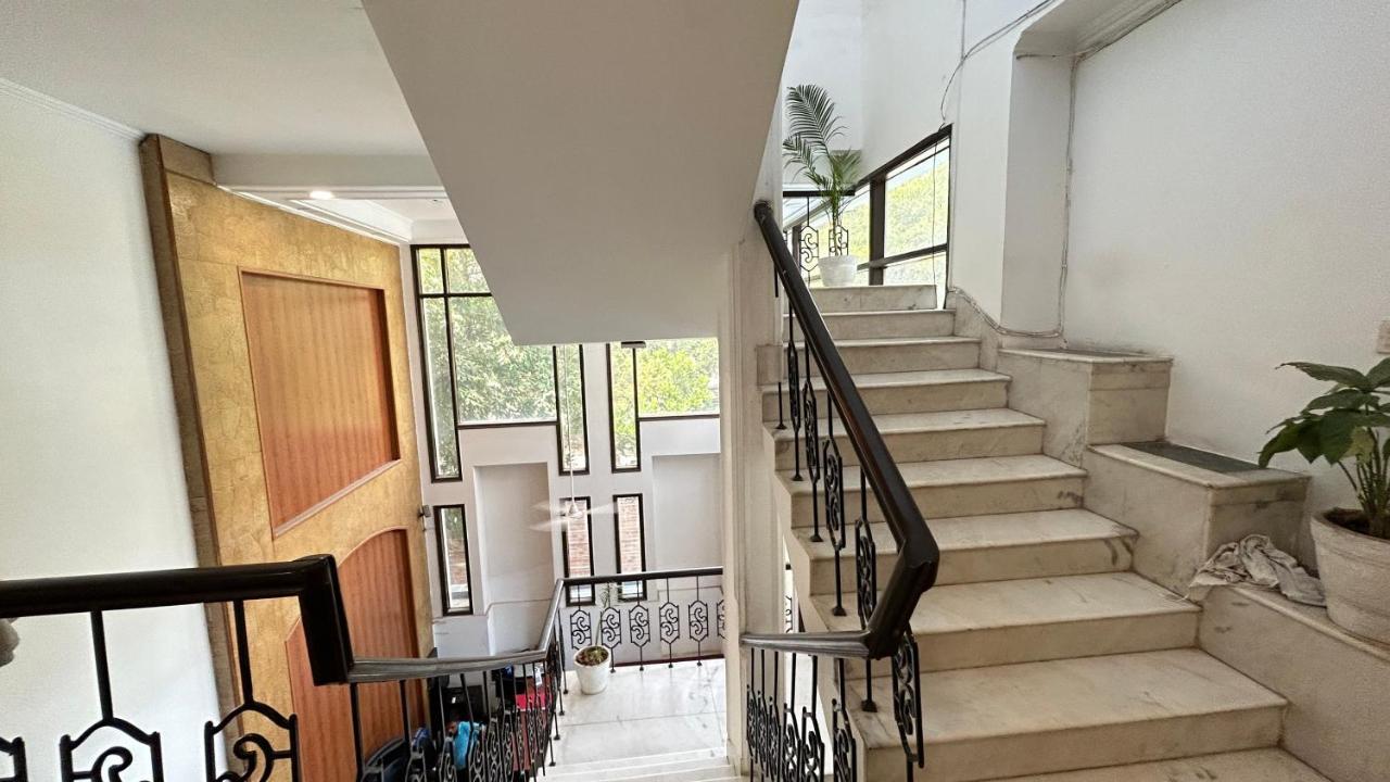 Park Studio Dlf Phase 2, Cyber City, Gurgaon Exterior photo